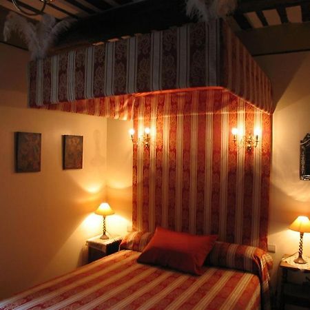 Saint-Bonnet-du-Gard ビズ ドゥ ラ トゥール Bed & Breakfast 部屋 写真