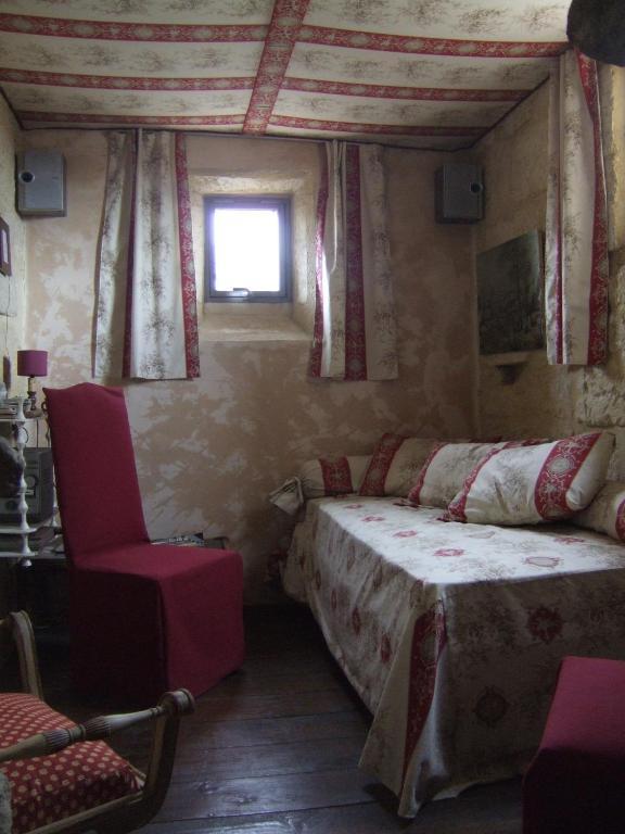 Saint-Bonnet-du-Gard ビズ ドゥ ラ トゥール Bed & Breakfast 部屋 写真