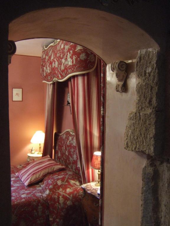 Saint-Bonnet-du-Gard ビズ ドゥ ラ トゥール Bed & Breakfast 部屋 写真