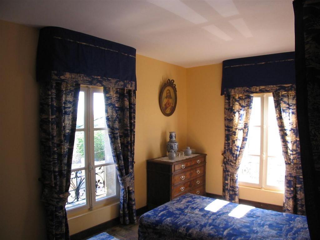 Saint-Bonnet-du-Gard ビズ ドゥ ラ トゥール Bed & Breakfast 部屋 写真