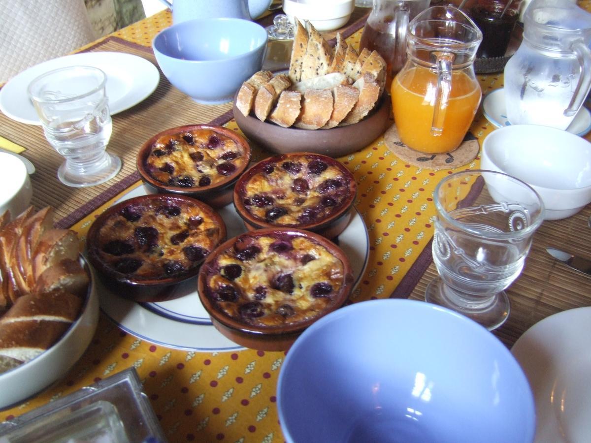 Saint-Bonnet-du-Gard ビズ ドゥ ラ トゥール Bed & Breakfast エクステリア 写真